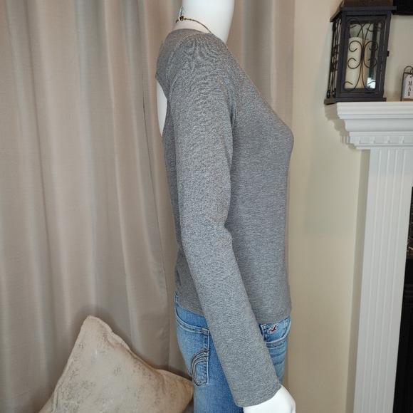 FOREVER 21 Fitted Top With back Cut-Out, Gray M - Picture 4 of 10